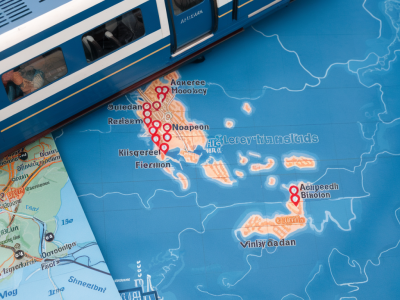 Faire un itinéraire de 5 jours en train et ferry pour visiter 3 îles grecques moins connues avec 200€ de budget : trajets et réservations